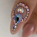 Strasszkövek, gyöngyök