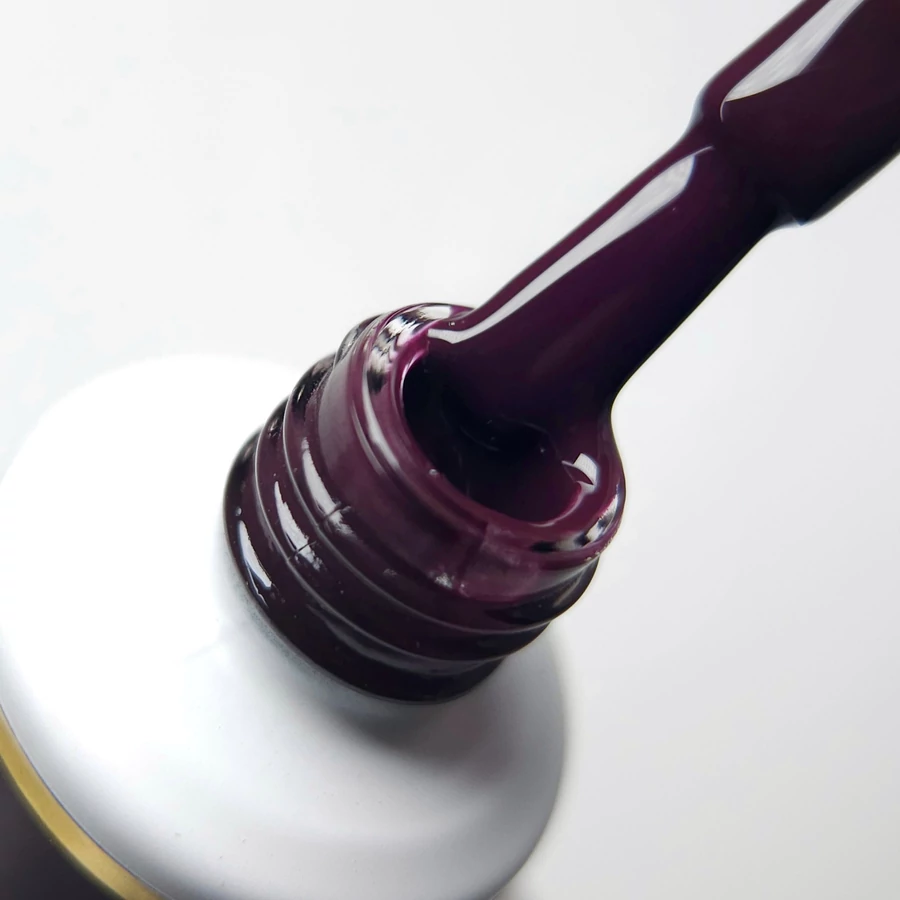 NAILVANA Géllakk - Iconic 084